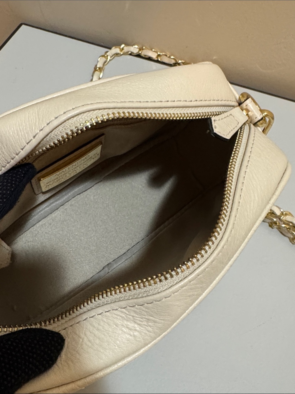 NEW✨NEW✨ Valentino Bella Bag by Mario Valentino - Picture 8 of 13